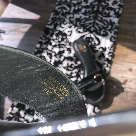 COPY - Lily Pulitzer sandals 9 GUC - Picture 2 of 8